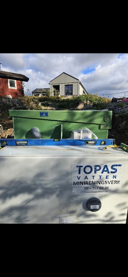 Minireningsverk-osteraker-fritidshus, topas-minireningsverk-grovrenstank, minireningsverk-roslagen-fritidshus, topas-minireningsverk.